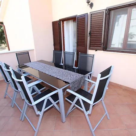 House Alex Apartman *